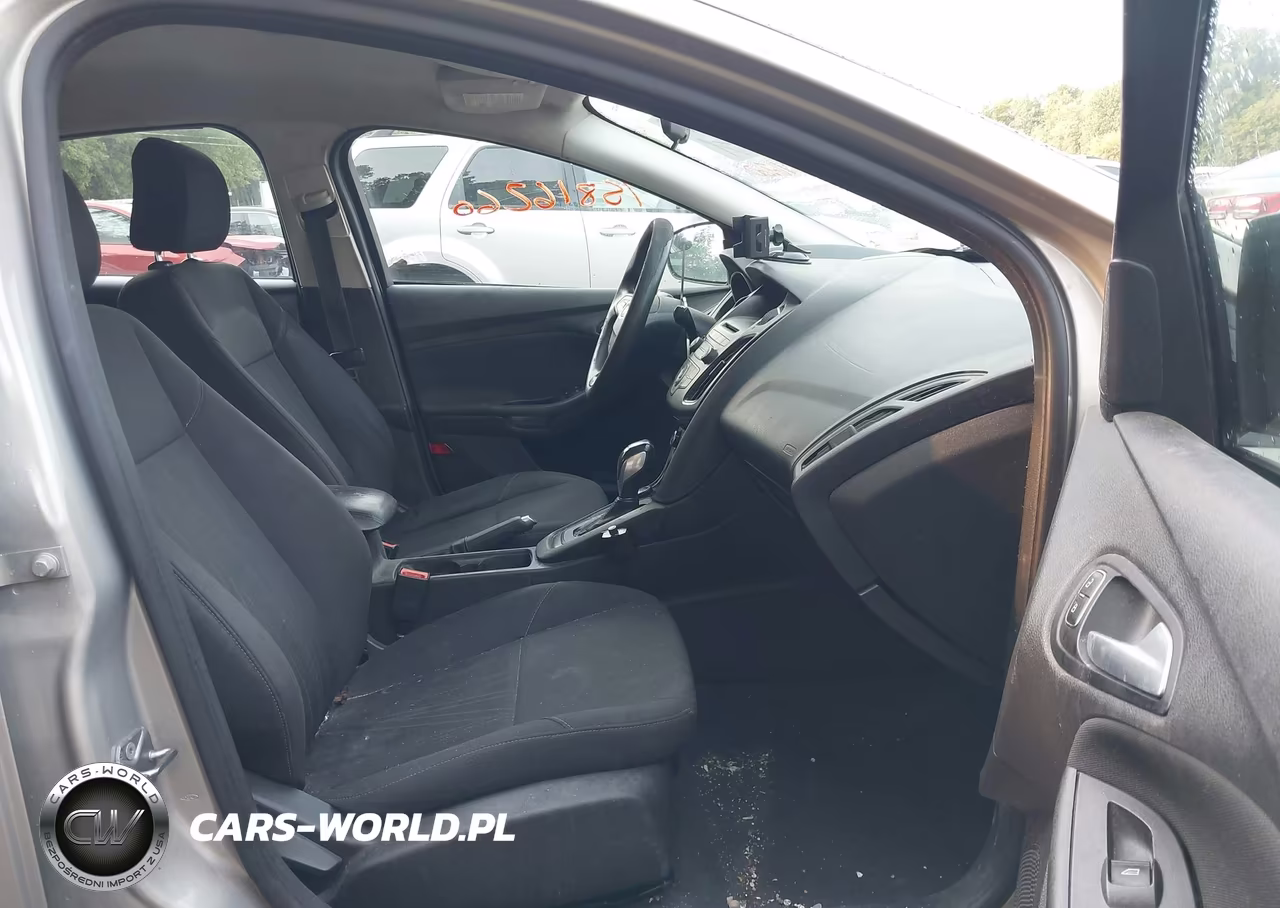 2015 Ford Focus Se VIN:1FADP3F28FL270579 - 5