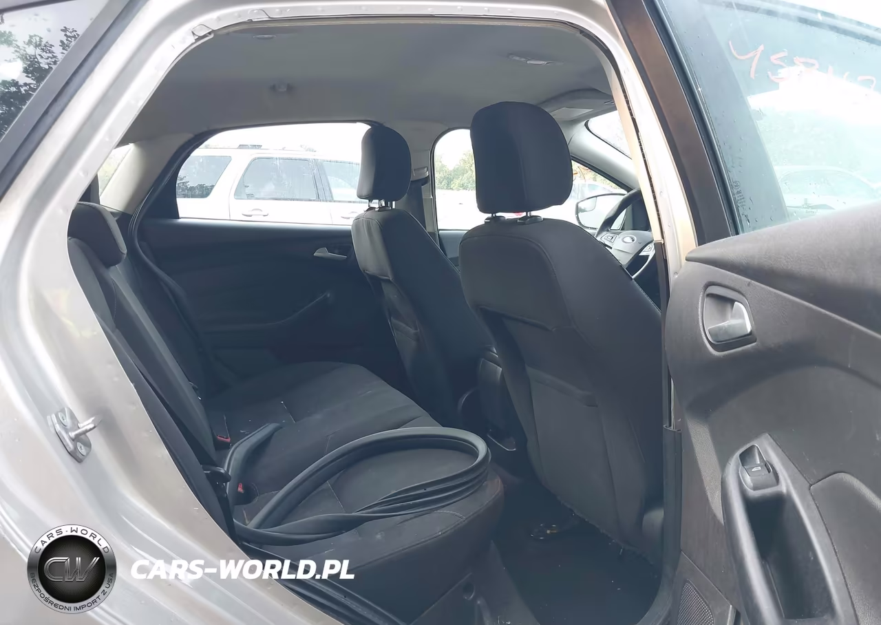 2015 Ford Focus Se VIN:1FADP3F28FL270579 - 8
