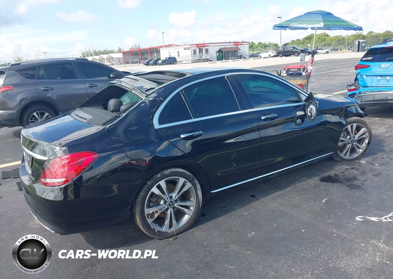 2018 Mercedes-Benz C 300 VIN:WDDWF4JB6JR412197 - 4
