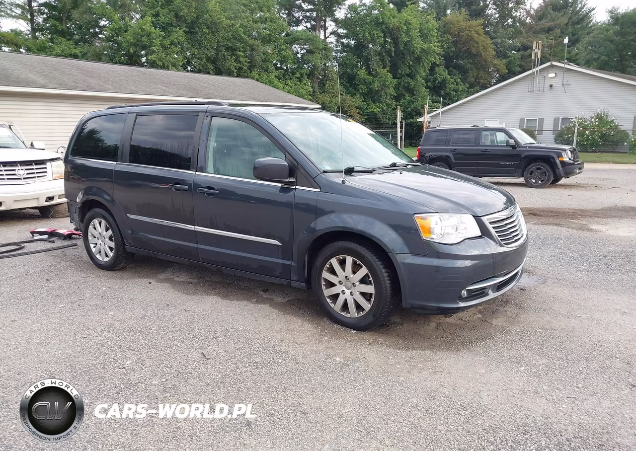 2014 Chrysler Town & Country Touring – zdjęcie 1 z 18