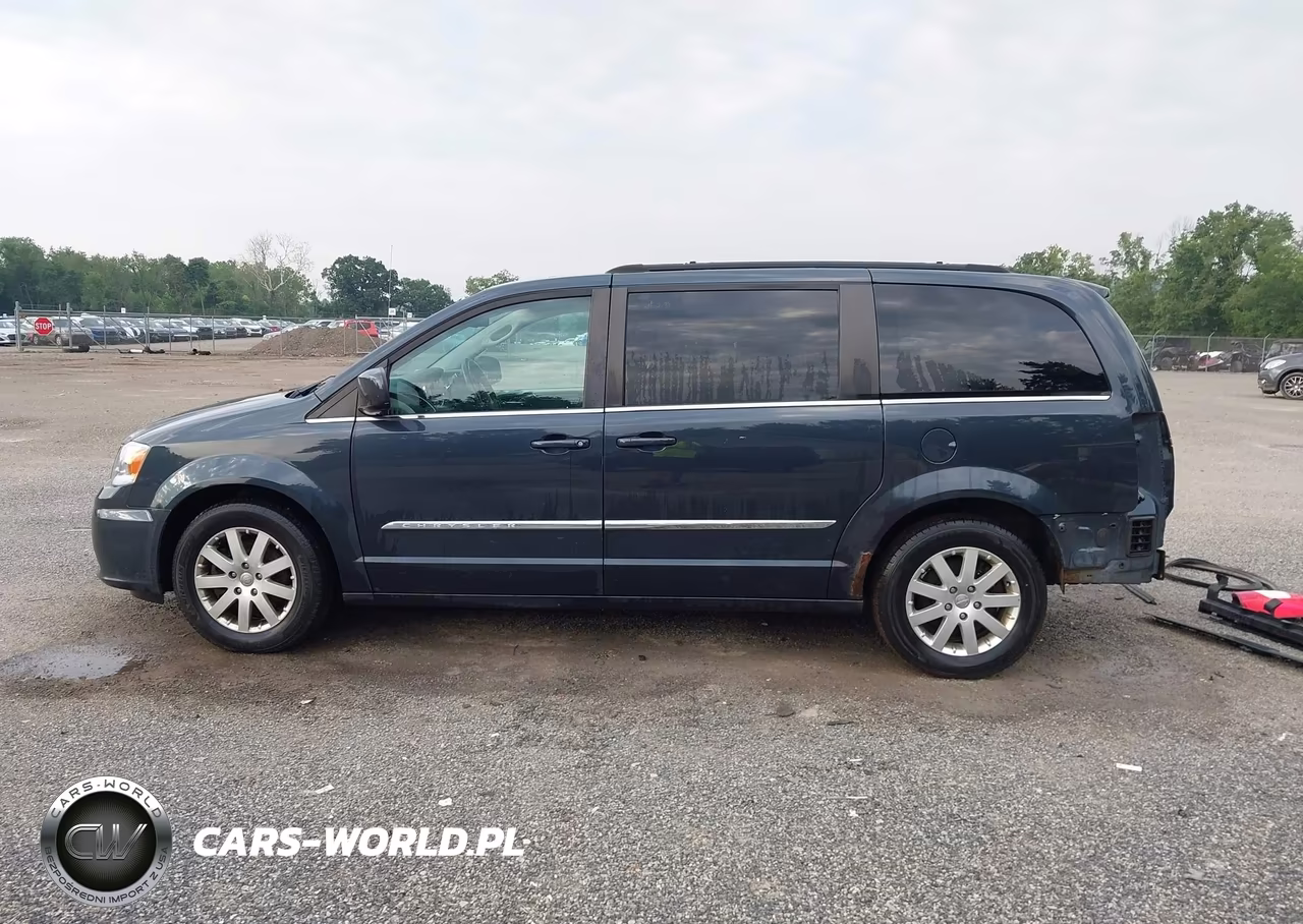 2014 Chrysler Town & Country Touring VIN:2C4RC1BGXER233928 - 15