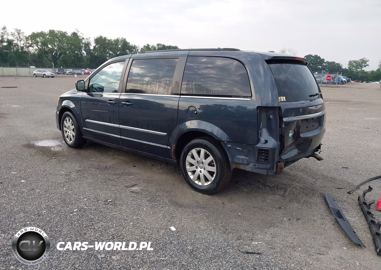 2014 Chrysler Town & Country Touring VIN:2C4RC1BGXER233928 - 3