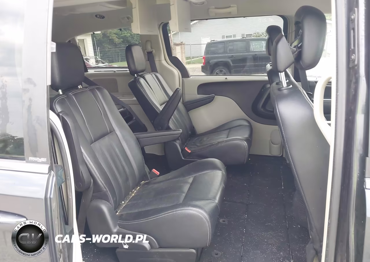 2014 Chrysler Town & Country Touring VIN:2C4RC1BGXER233928 - 8
