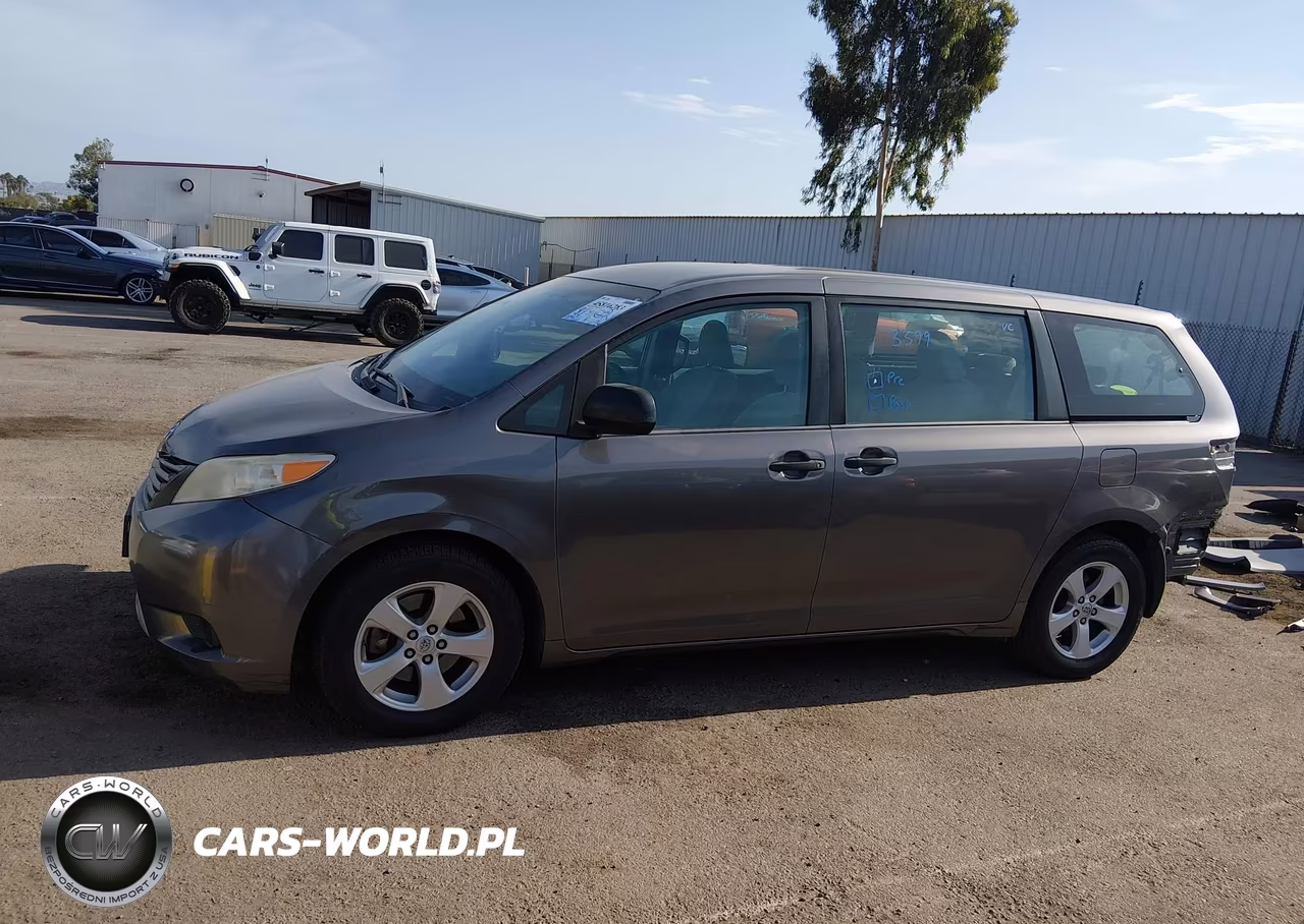 2017 Toyota Sienna L 7 Passenger VIN:5TDZZ3DC6HS852980 - 15
