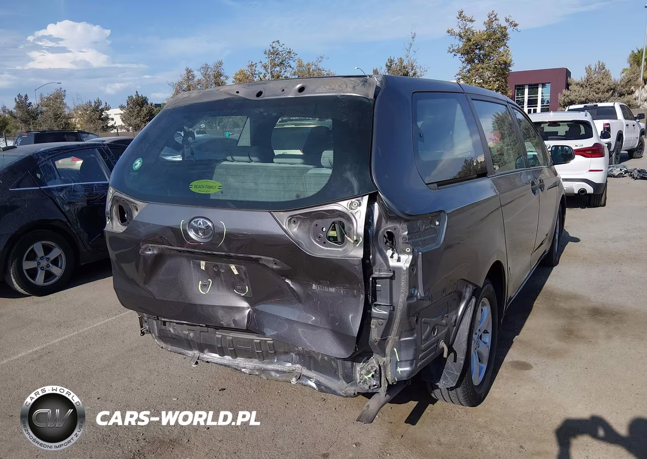 2017 Toyota Sienna L 7 Passenger VIN:5TDZZ3DC6HS852980 - 18