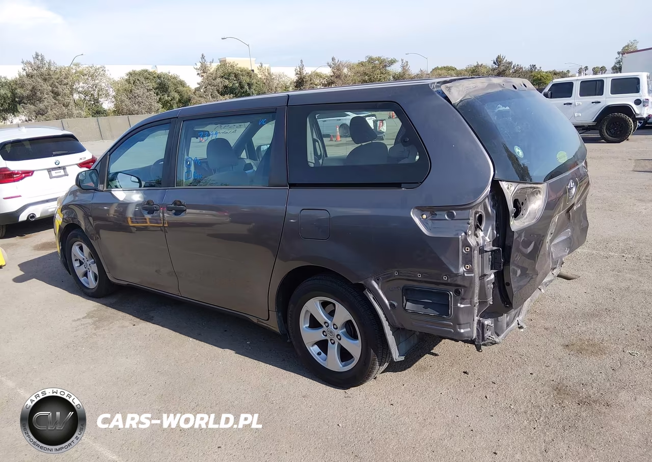 2017 Toyota Sienna L 7 Passenger VIN:5TDZZ3DC6HS852980 - 3