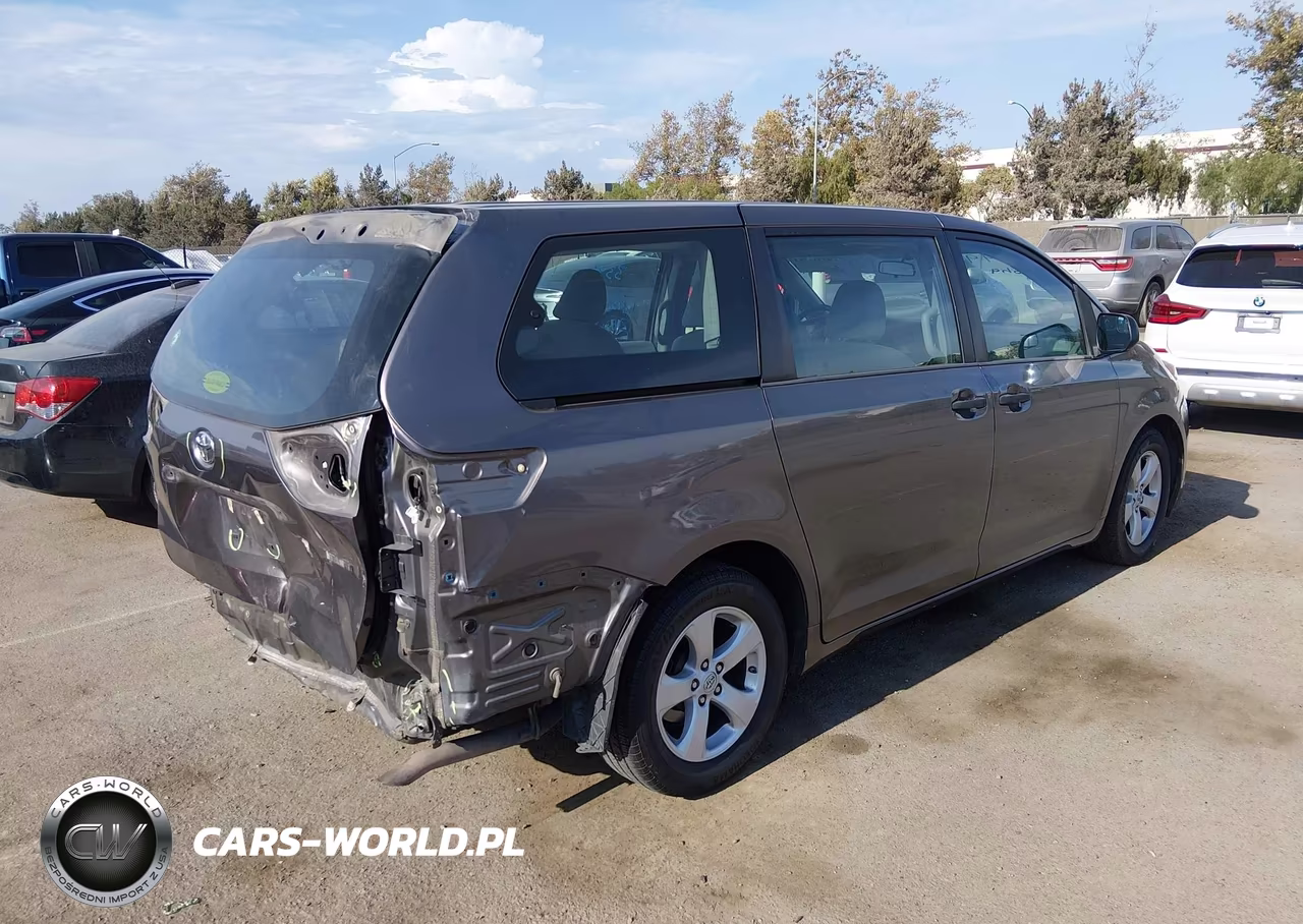 2017 Toyota Sienna L 7 Passenger VIN:5TDZZ3DC6HS852980 - 4