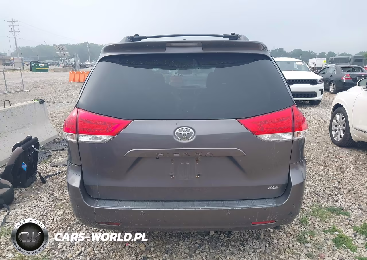 2011 Toyota Sienna Xle V6 VIN:5TDYK3DC3BS021072 - 16