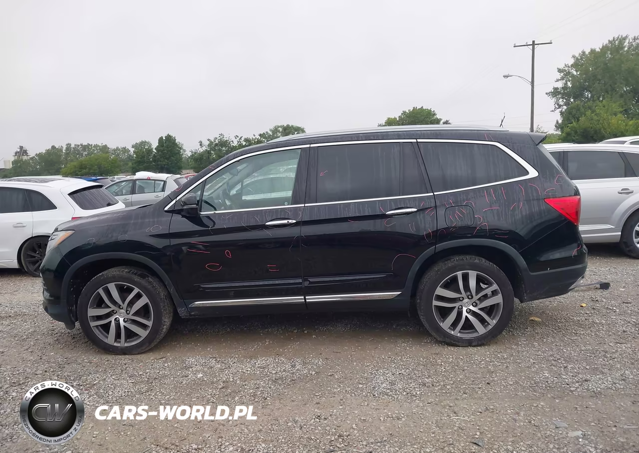 2018 Honda Pilot Touring VIN:5FNYF6H95JB006404 - 15