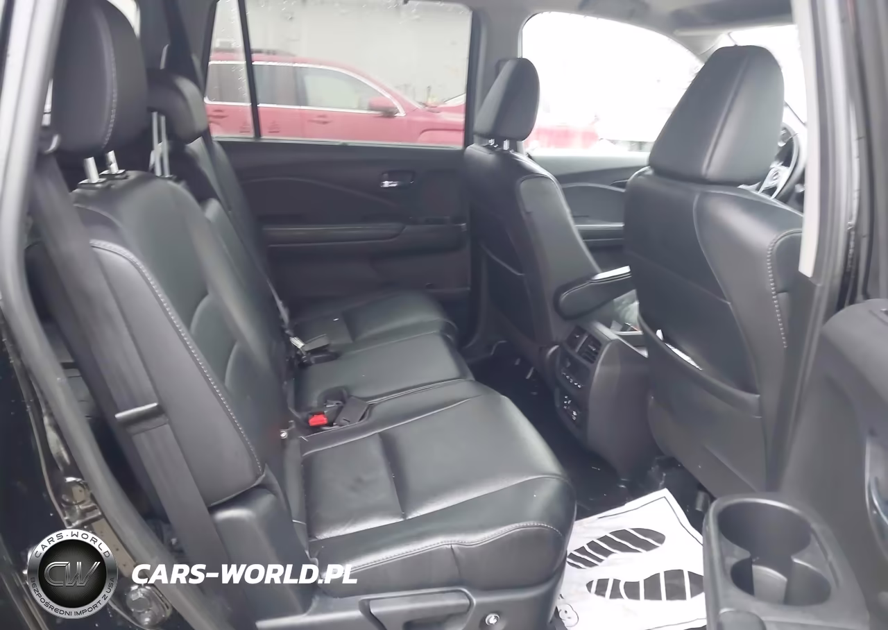 2018 Honda Pilot Touring VIN:5FNYF6H95JB006404 - 8