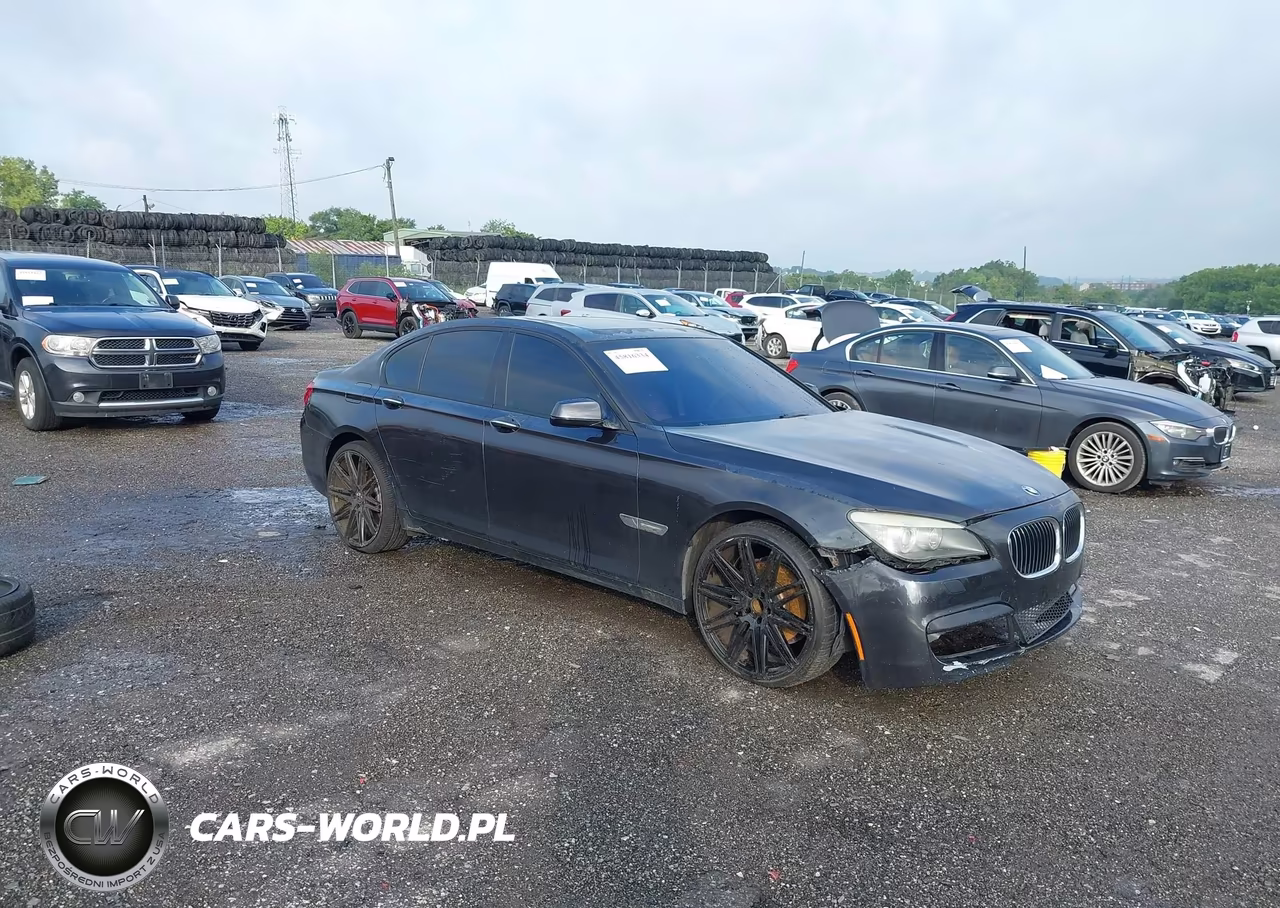 2012 BMW 740I