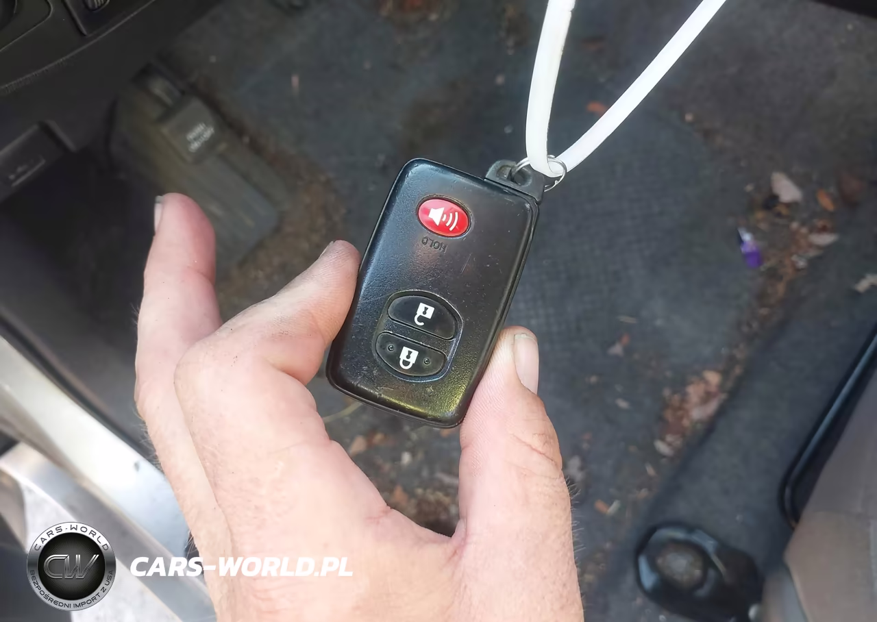 2013 Toyota Prius Three VIN:JTDKN3DU7D5579568 - 11
