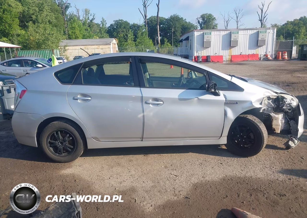 2013 Toyota Prius Three VIN:JTDKN3DU7D5579568 - 13