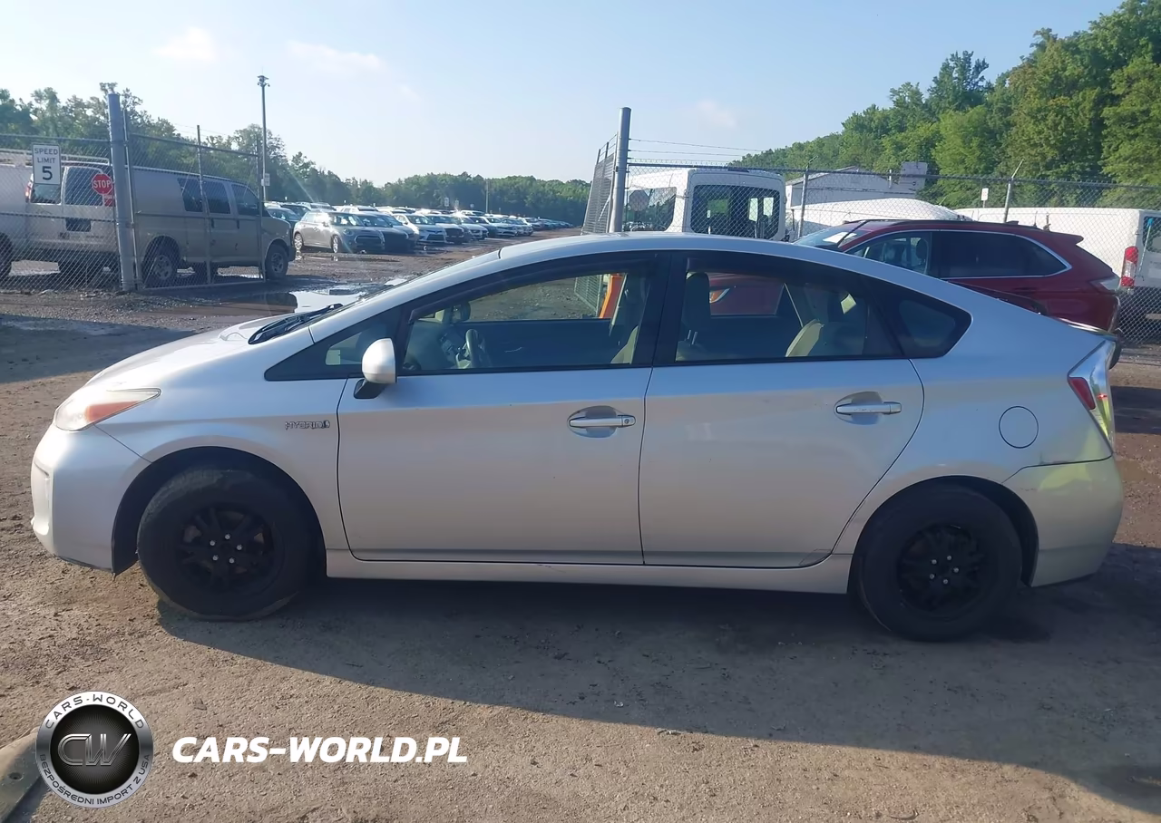 2013 Toyota Prius Three VIN:JTDKN3DU7D5579568 - 14