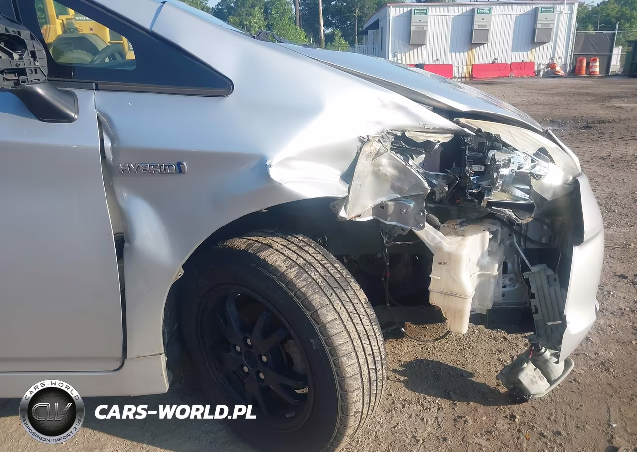 2013 Toyota Prius Three VIN:JTDKN3DU7D5579568 - 17
