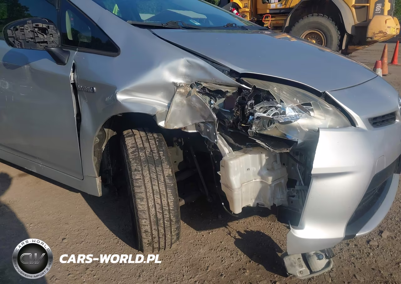 2013 Toyota Prius Three VIN:JTDKN3DU7D5579568 - 6