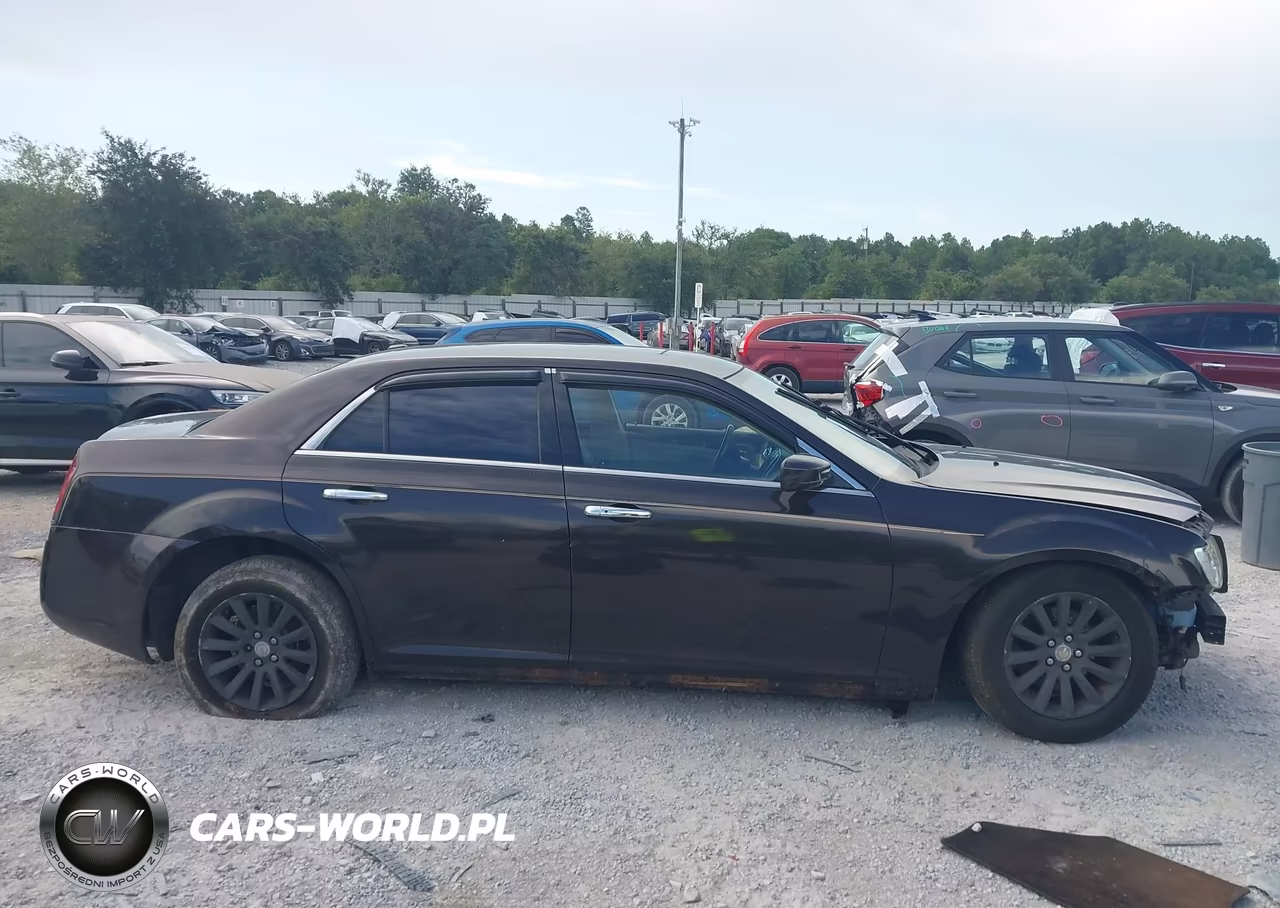 2013 Chrysler 300 Motown VIN:2C3CCAAG1DH572903 - 13