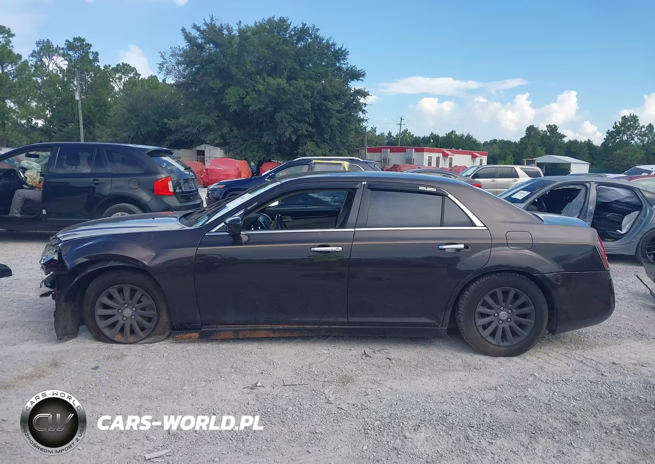 2013 Chrysler 300 Motown VIN:2C3CCAAG1DH572903 - 14