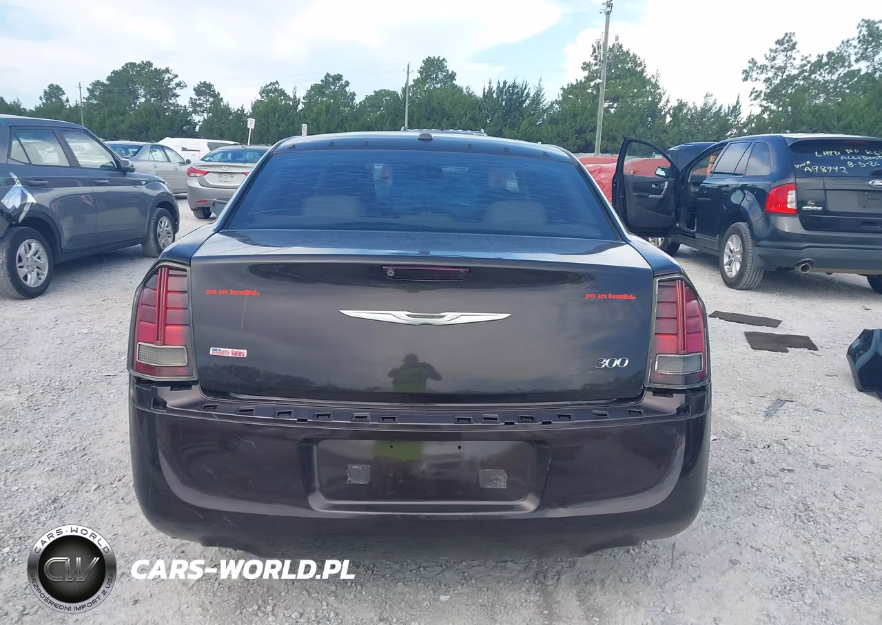 2013 Chrysler 300 Motown VIN:2C3CCAAG1DH572903 - 16