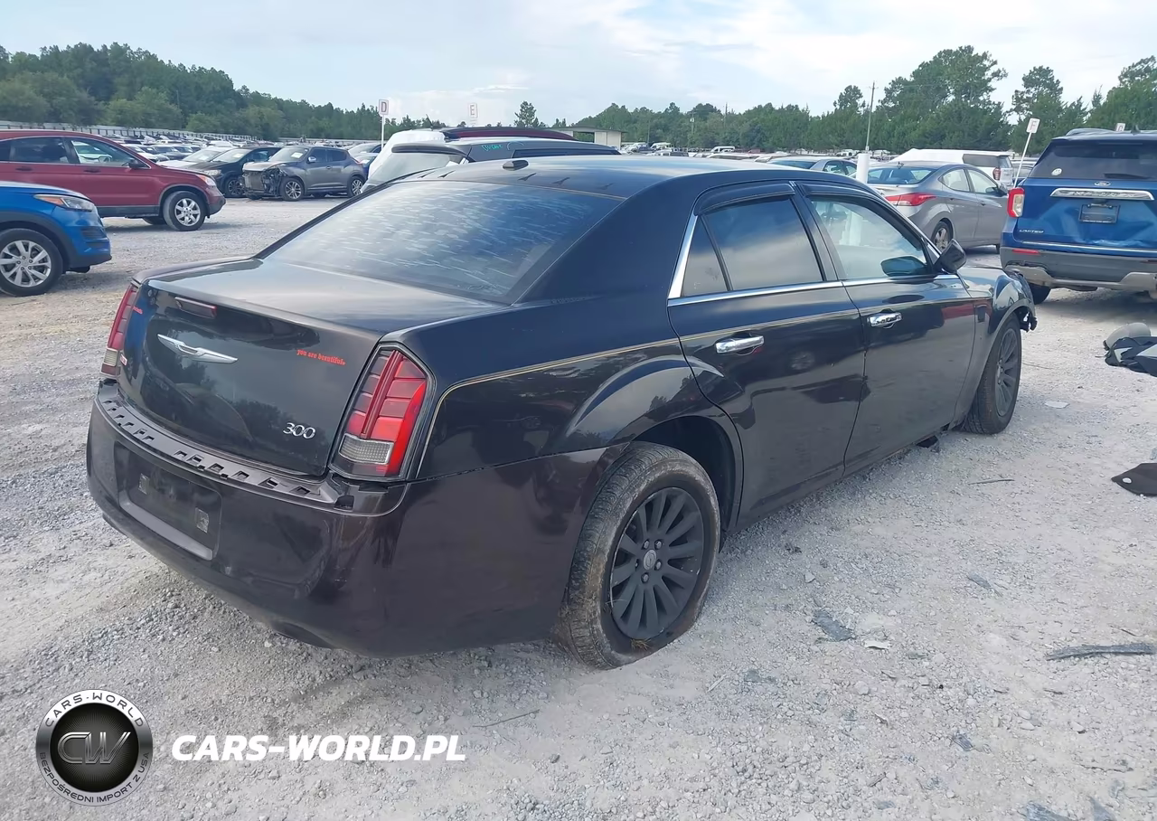 2013 Chrysler 300 Motown VIN:2C3CCAAG1DH572903 - 4