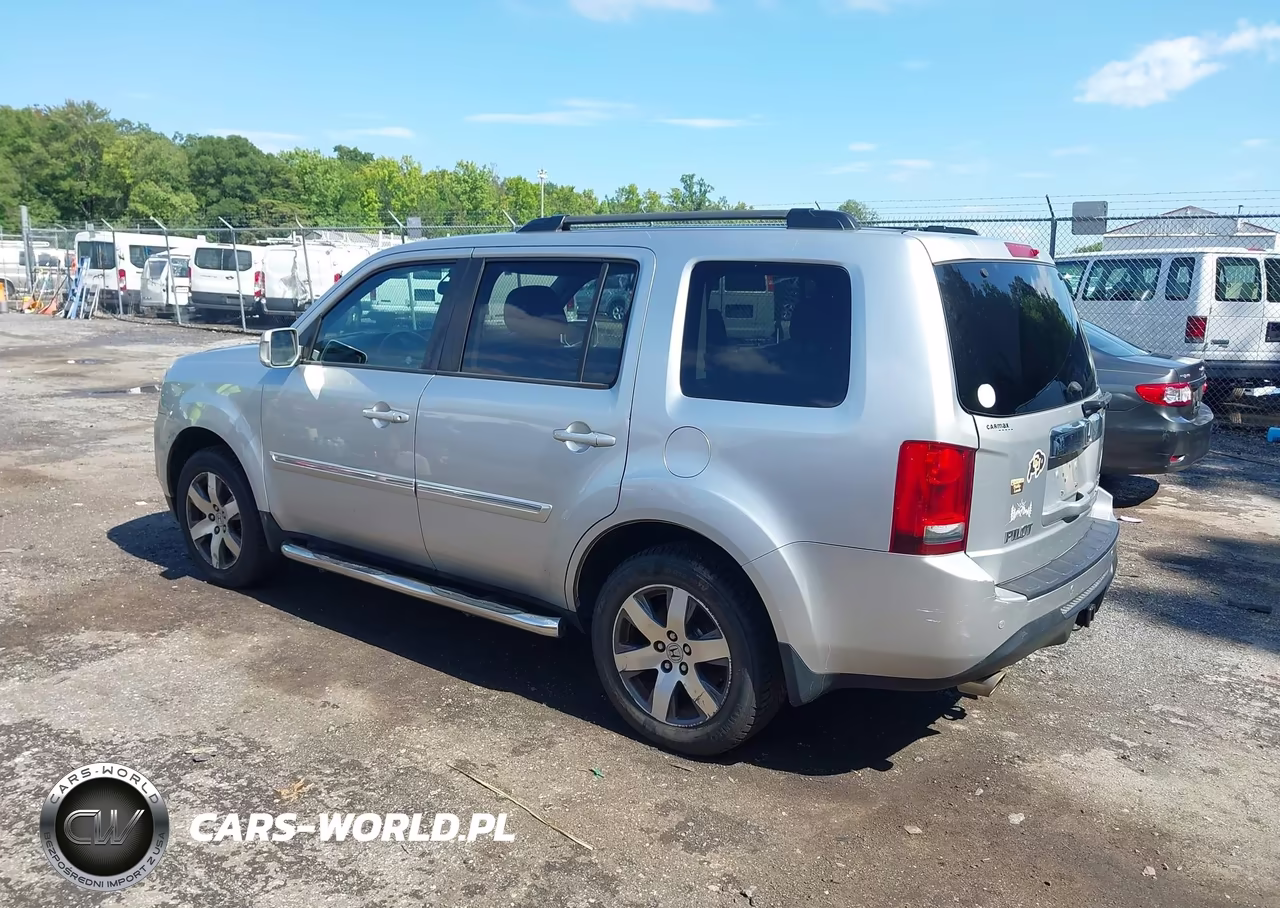 2013 Honda Pilot Touring VIN:5FNYF4H91DB048402 - 3