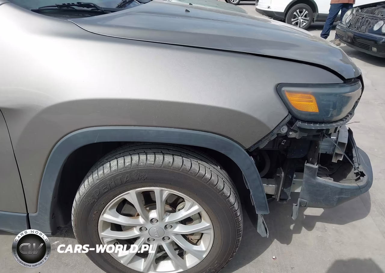2021 Jeep Cherokee Latitude 4X4 VIN:1C4PJMCB4MD172983 - 19