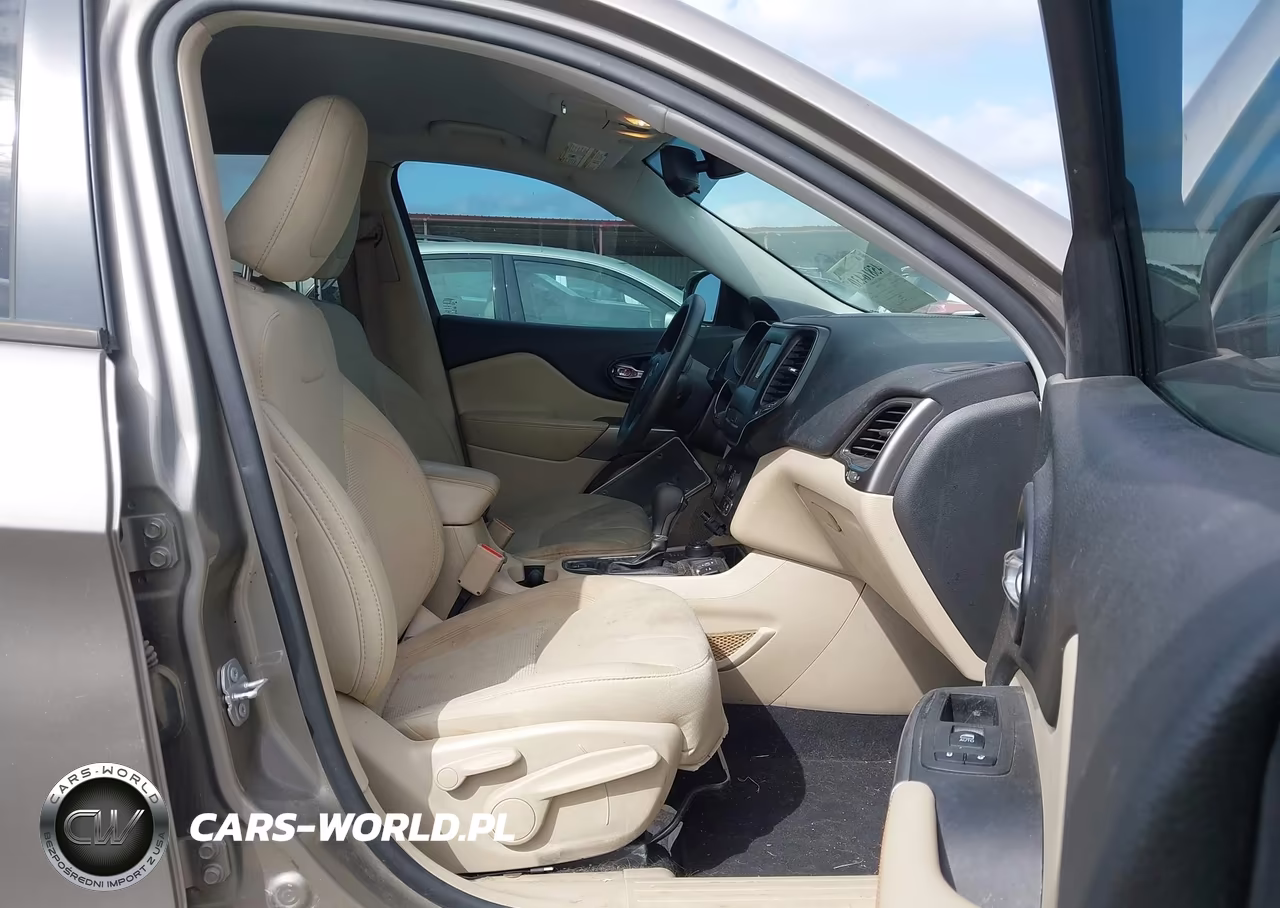2021 Jeep Cherokee Latitude 4X4 VIN:1C4PJMCB4MD172983 - 5