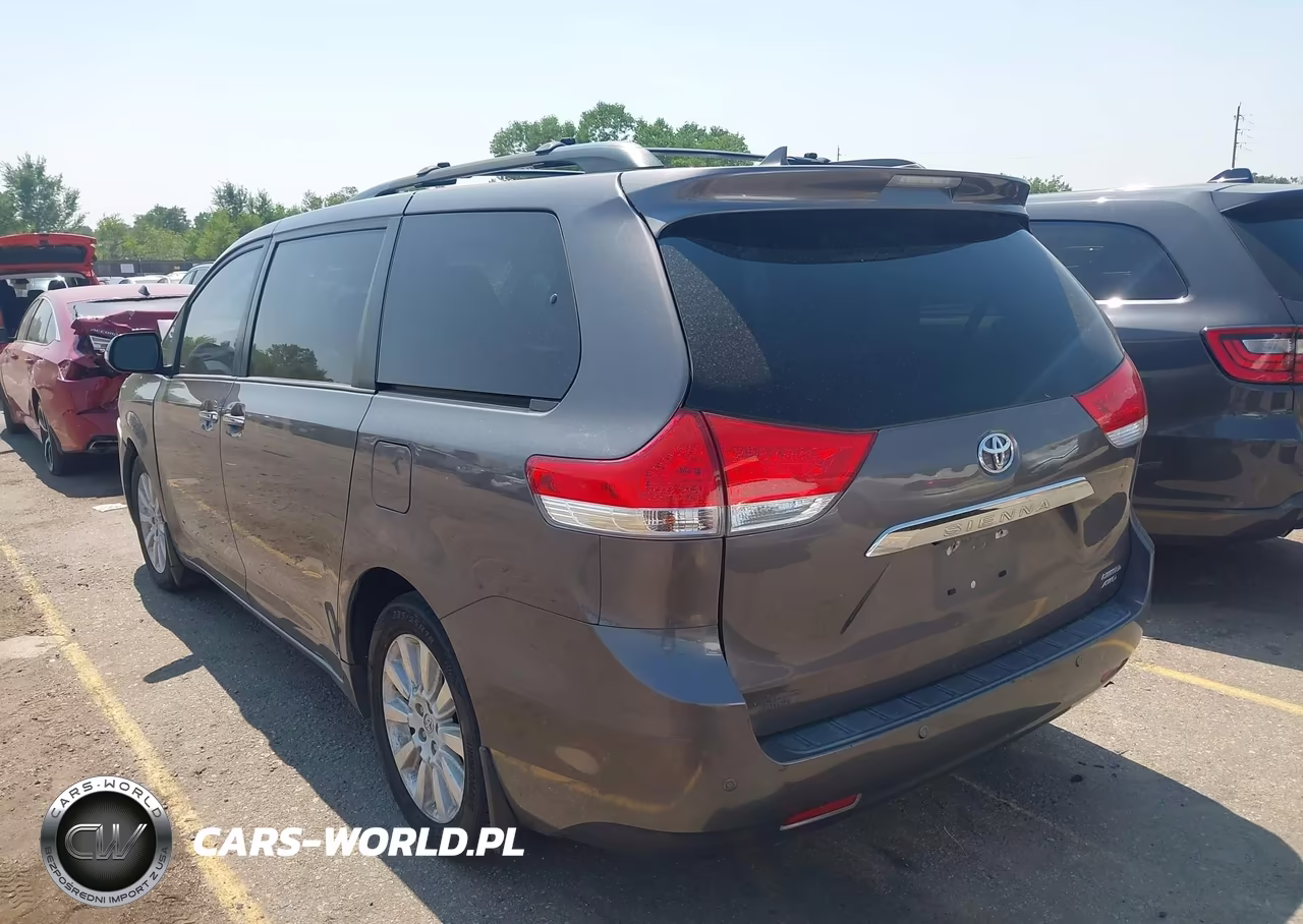 2013 Toyota Sienna Limited 7 Passenger VIN:5TDDK3DC7DS067909 - 3