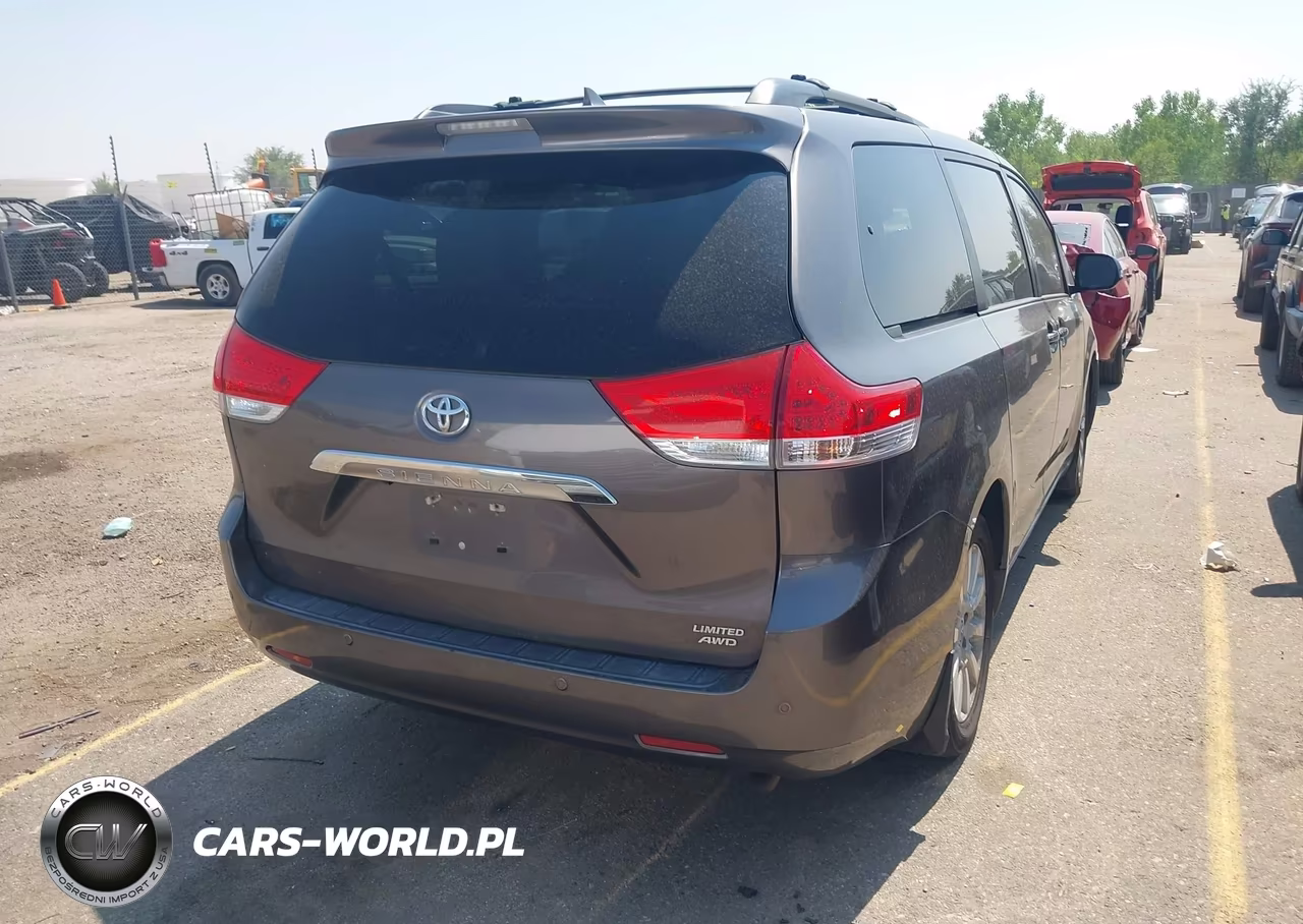 2013 Toyota Sienna Limited 7 Passenger VIN:5TDDK3DC7DS067909 - 4