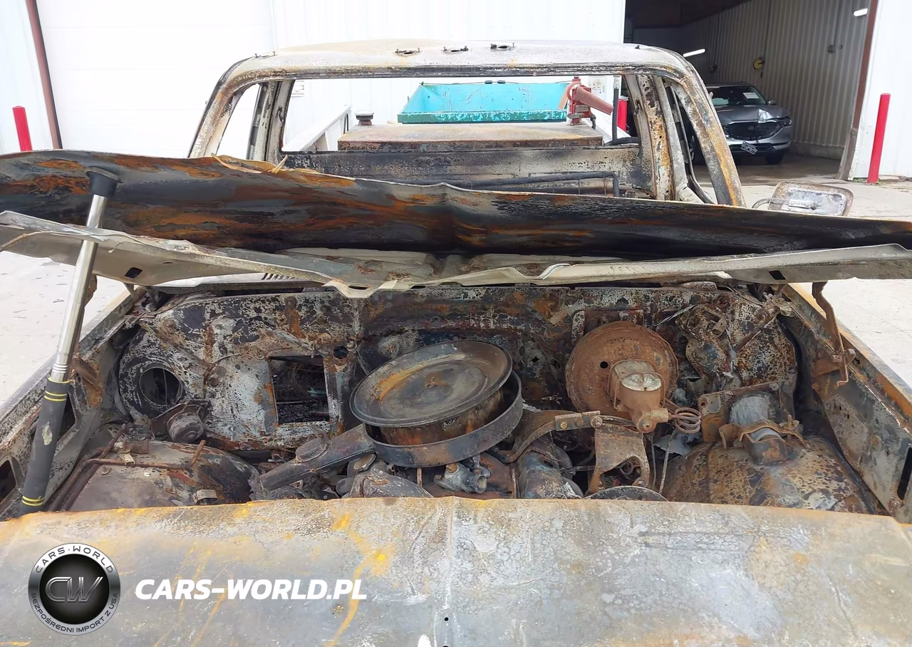 1985 Chevrolet C20 VIN:1GCGC24J4FF373018 - 10