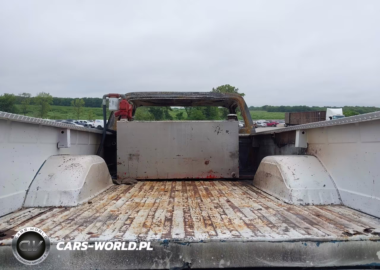 1985 Chevrolet C20 VIN:1GCGC24J4FF373018 - 14