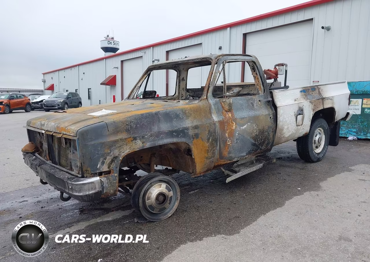 1985 Chevrolet C20 VIN:1GCGC24J4FF373018 - 2