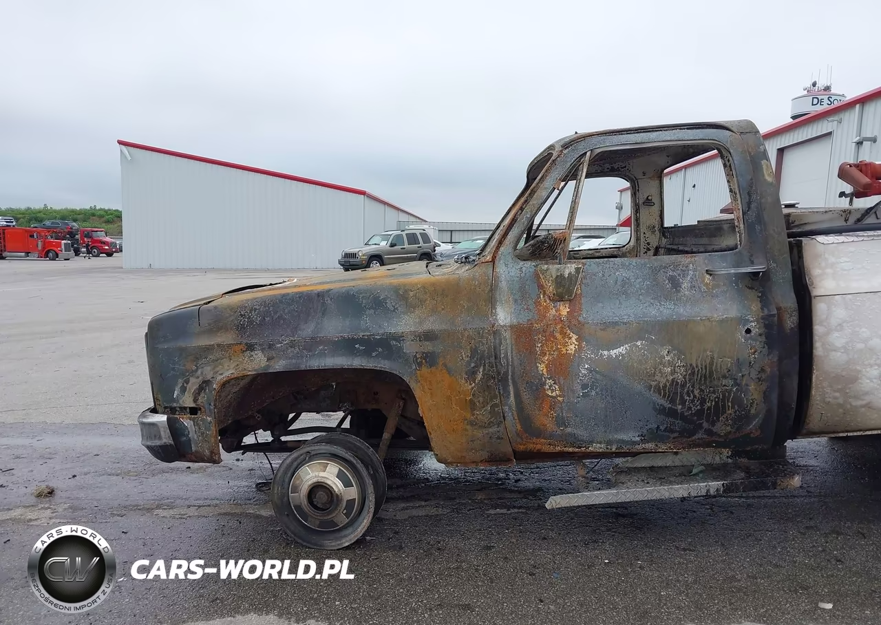 1985 Chevrolet C20 VIN:1GCGC24J4FF373018 - 6