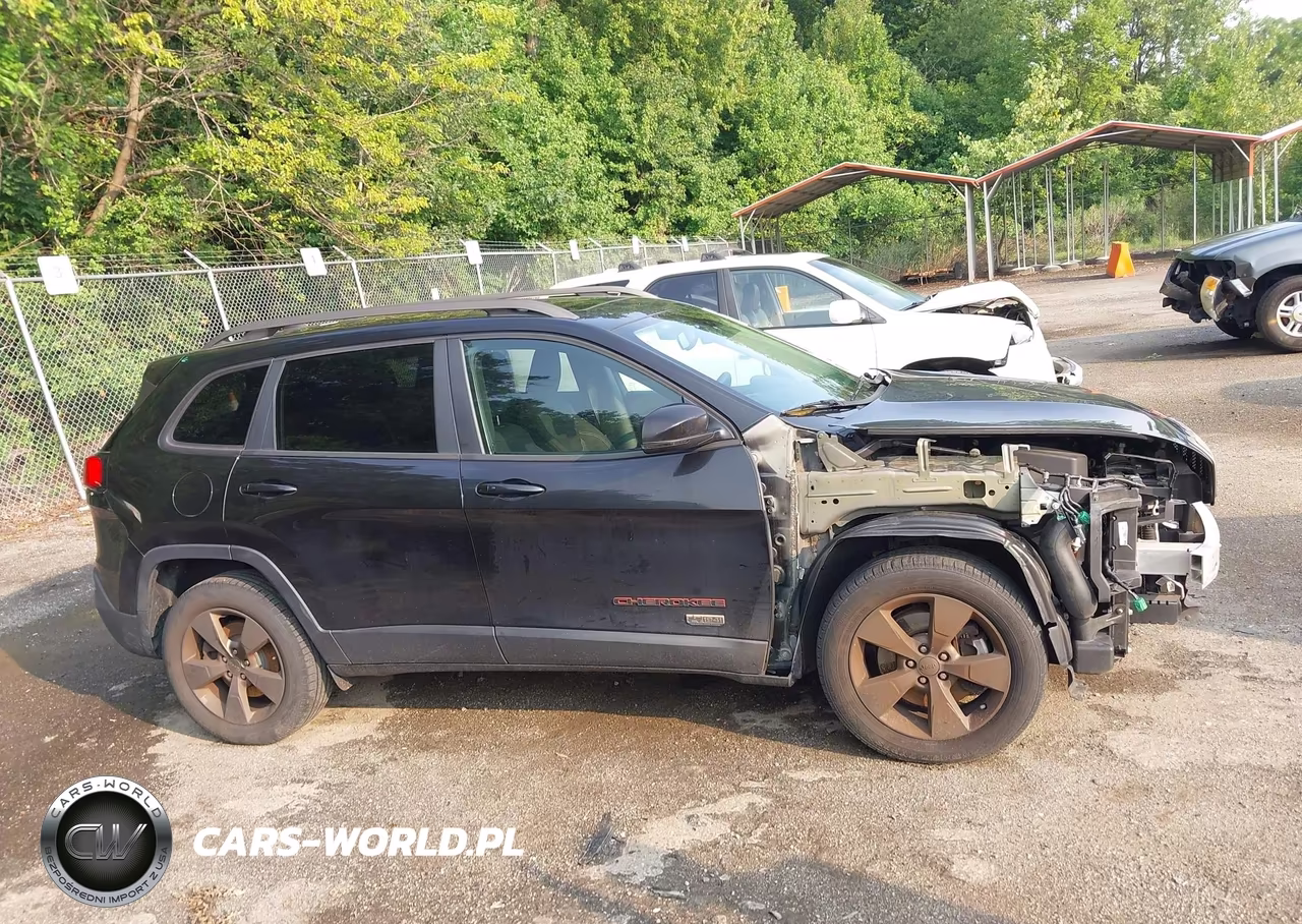 2016 Jeep Cherokee 75Th Anniversary VIN:1C4PJMCS2GW305099 - 13