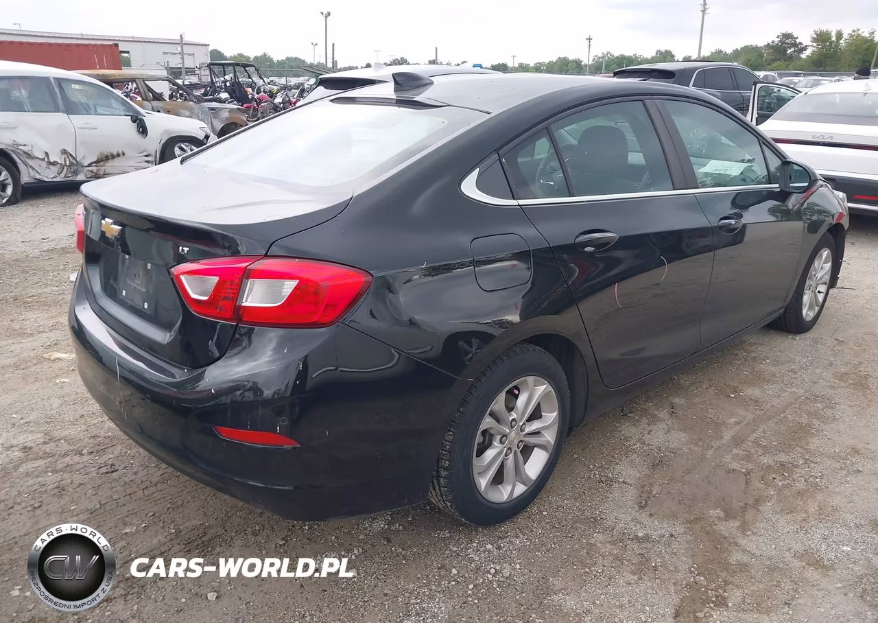 2019 Chevrolet Cruze Lt VIN:1G1BE5SM4K7120426 - 4