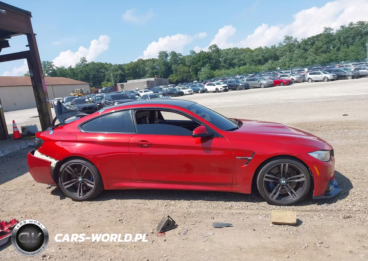 2016 BMW M4 VIN:WBS3R9C54GK335834 - 13