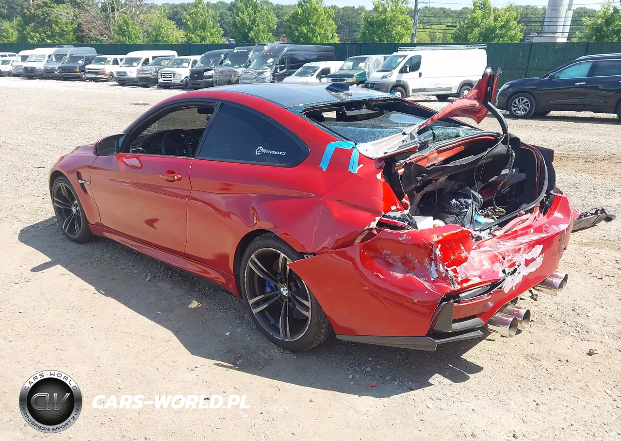 2016 BMW M4 VIN:WBS3R9C54GK335834 - 3