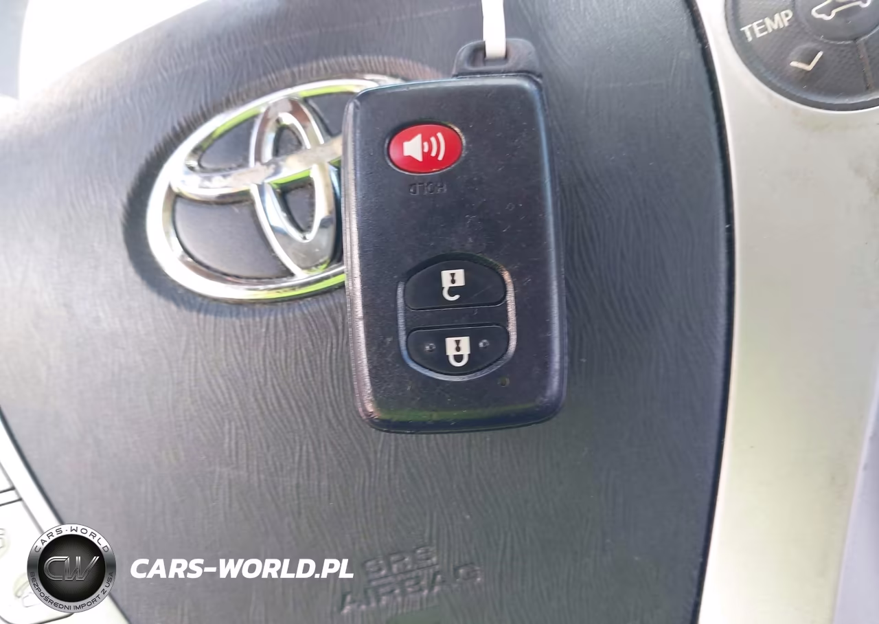 2014 Toyota Prius Three VIN:JTDKN3DU9E0361968 - 11
