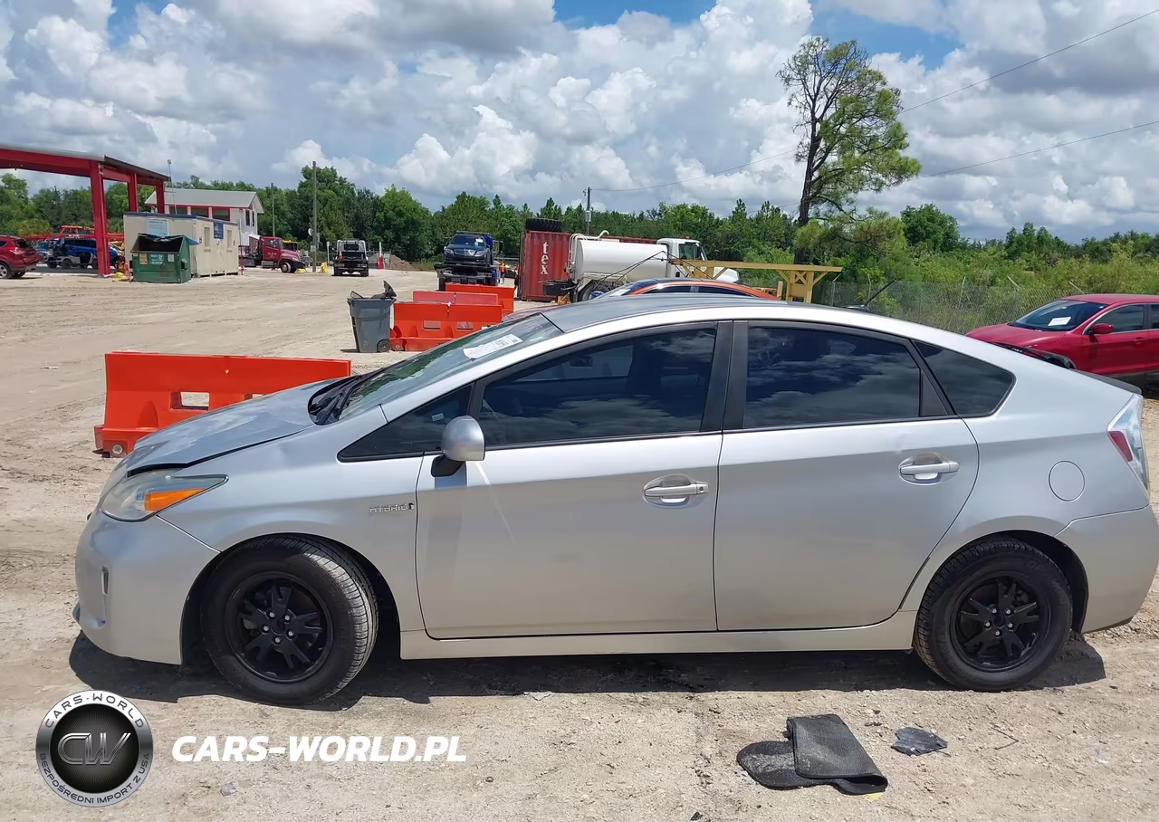 2014 Toyota Prius Three VIN:JTDKN3DU9E0361968 - 14