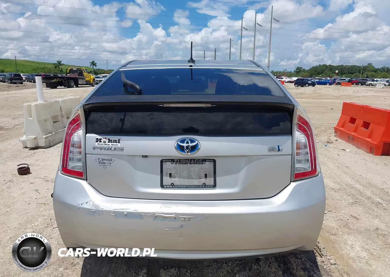 2014 Toyota Prius Three VIN:JTDKN3DU9E0361968 - 16