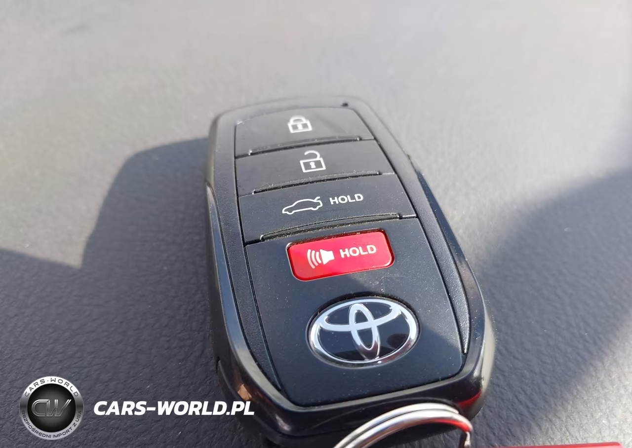 2026 Toyota Camry Le VIN:4T1DAACK5TU256886 - 11