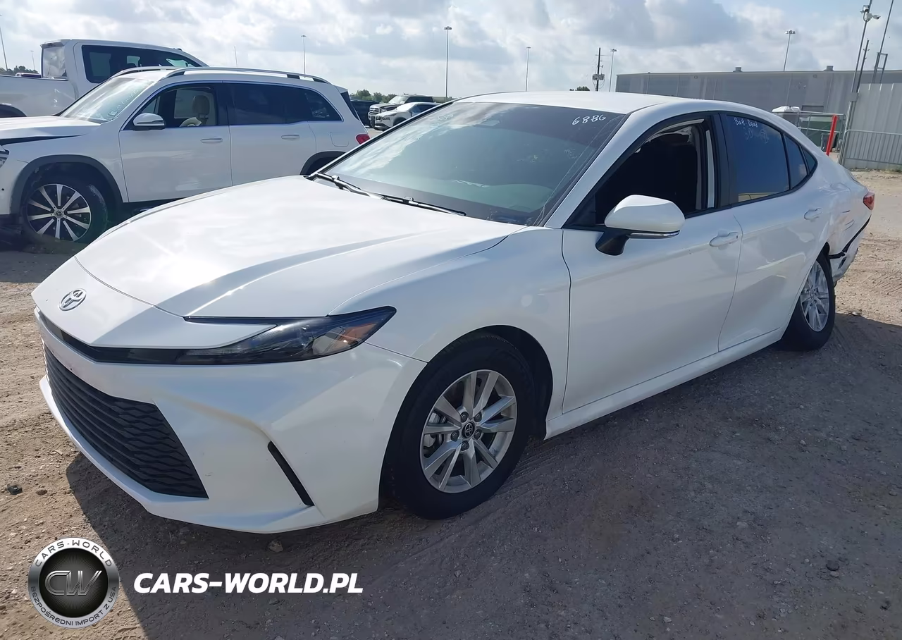 2026 Toyota Camry Le VIN:4T1DAACK5TU256886 - 2