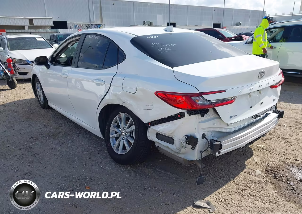 2026 Toyota Camry Le VIN:4T1DAACK5TU256886 - 3
