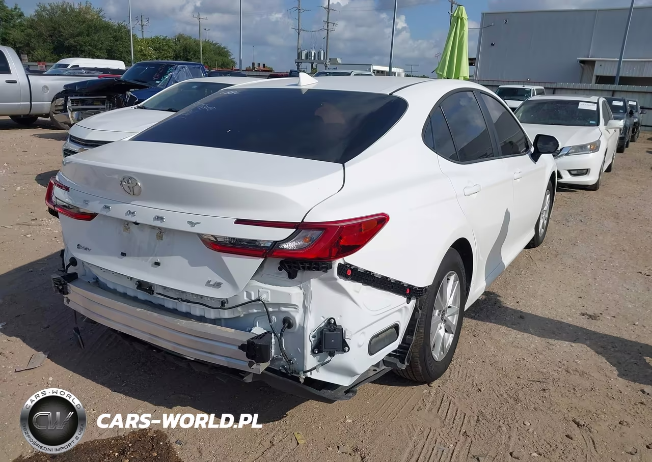 2026 Toyota Camry Le VIN:4T1DAACK5TU256886 - 4
