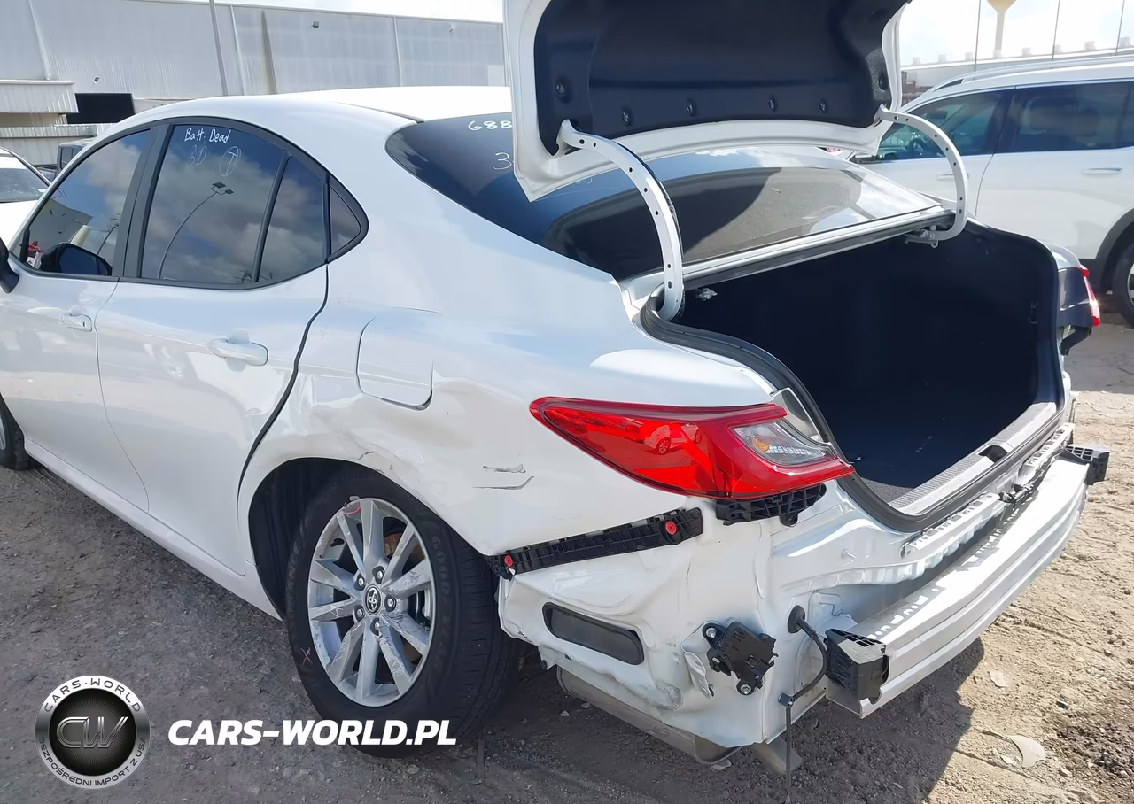 2026 Toyota Camry Le VIN:4T1DAACK5TU256886 - 6
