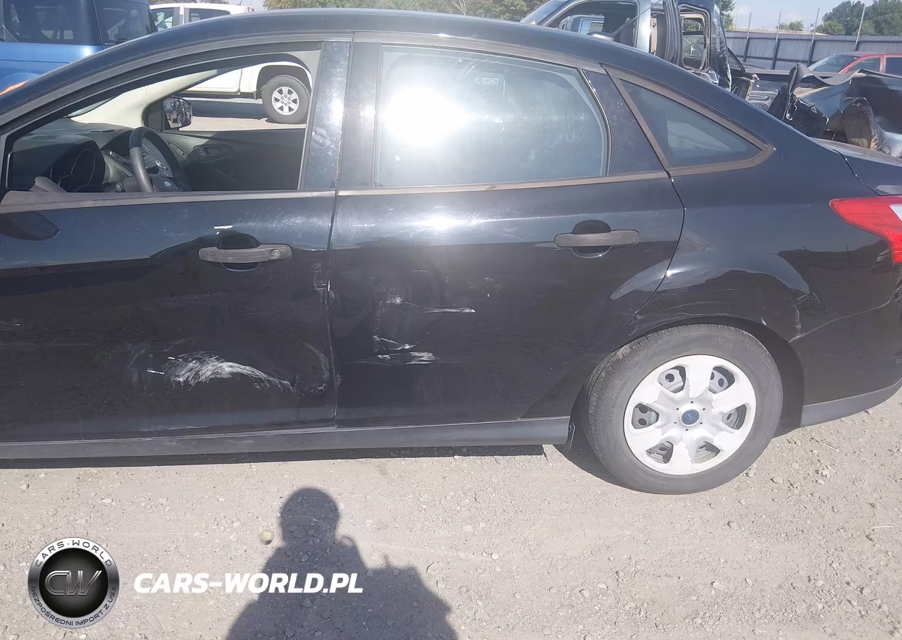 2016 Ford Focus S VIN:1FADP3E24GL256942 - 6