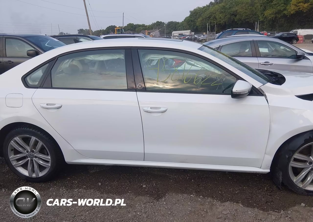 2019 Volkswagen Passat 2.0T Wolfsburg Edition VIN:1VWLA7A37KC011734 - 13