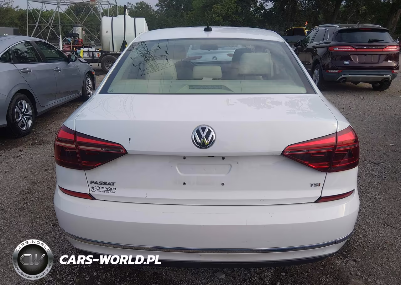 2019 Volkswagen Passat 2.0T Wolfsburg Edition VIN:1VWLA7A37KC011734 - 16