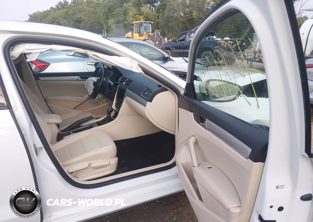 2019 Volkswagen Passat 2.0T Wolfsburg Edition VIN:1VWLA7A37KC011734 - 5