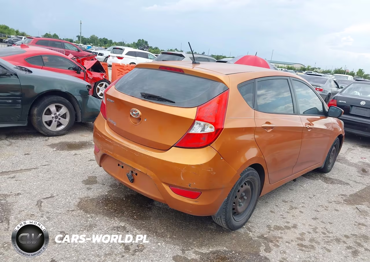 2015 Hyundai Accent Gs VIN:KMHCT5AE1FU222667 - 4